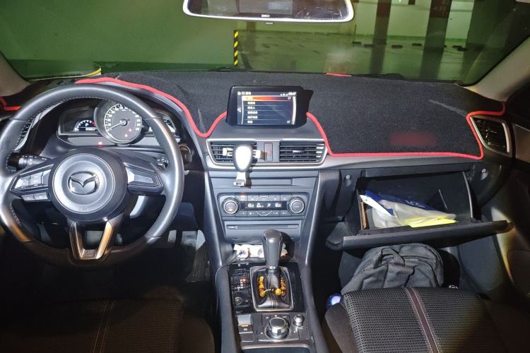 Used Mazda 3 Axela 2017 Hatchback 2.0L Automatic Luxury Model Emission Standard China V Center Console