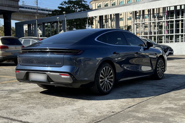 Used Geely Galaxy Galaxy 8 2025 130km EM-P Exploration Edition
