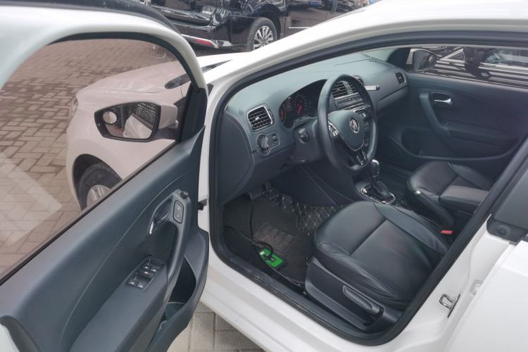 Used Volkswagen Polo 2016 1.6L Automatic Comfort Model Driver Seat