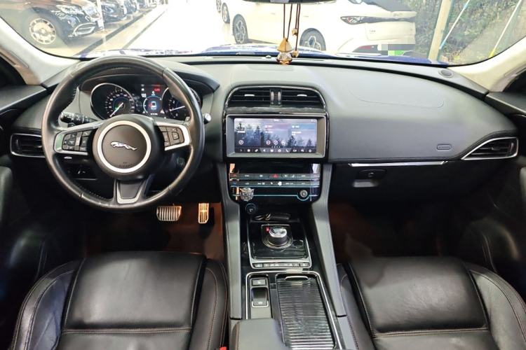 Used Jaguar F-PACE 2019 2.0T Four-Wheel Drive Urban Luxury Edition