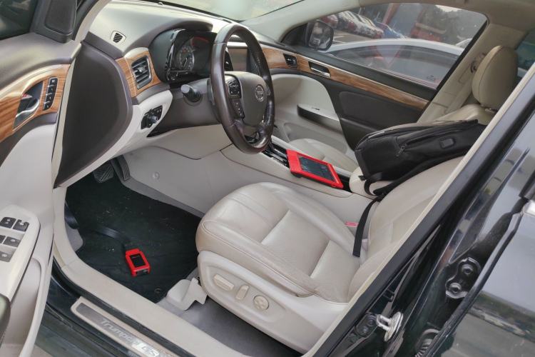 Used GAC Trumpchi GS8 2017 320T Two-Wheel Drive Luxury Smart Connectivity Version (7 Seats)