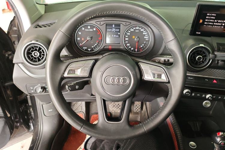 Used Audi Q2L 2021 35 TFSI Fashionable and Elegant Model Steering Wheel