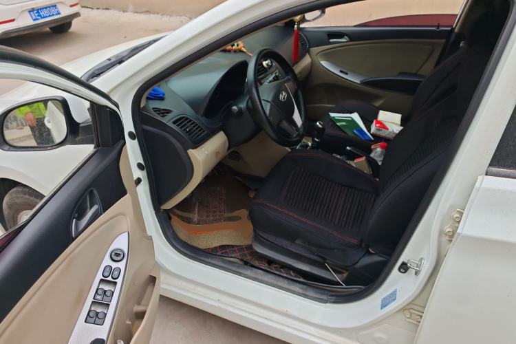 Used Hyundai Verna (older generation) 2014 1.4L Manual Smart GLS Trim
