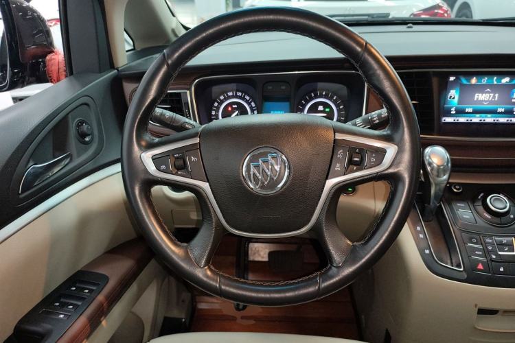 Used Buick GL8 2017 25S Prestige Version China V Standard Steering Wheel