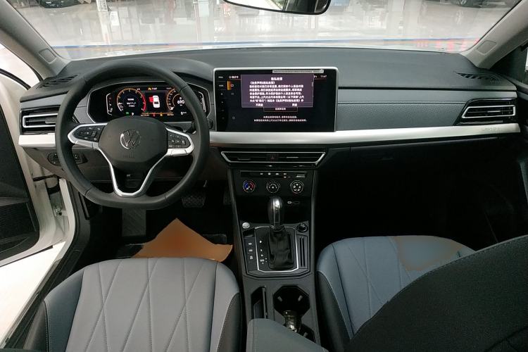 Used Volkswagen Lavida 2024 1.5L Automatic Starry Sky 5 Million Edition Center Console