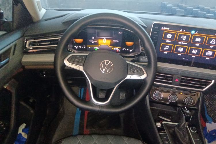 Used Volkswagen Sagitar 2025 Revised 300TSI DSG Excellence Edition Steering Wheel