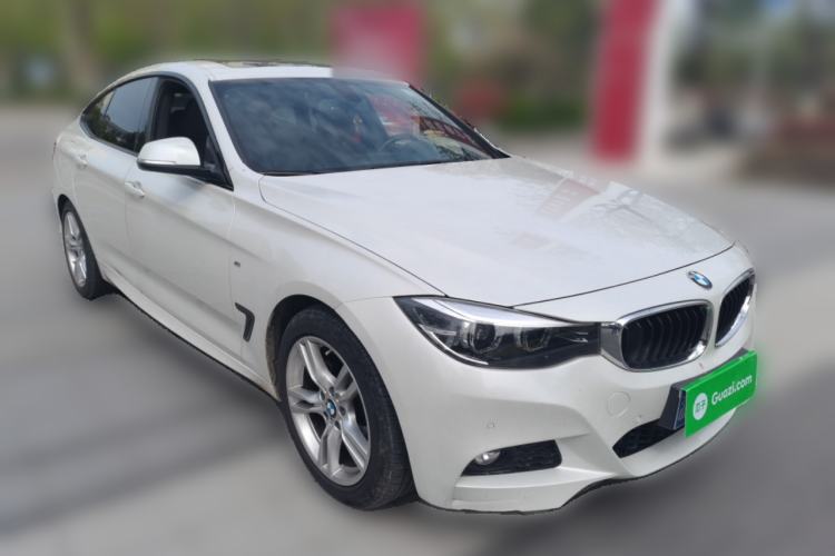 Used BMW 3 Series GT 2020 320i M Sport Package Front Right 45 Deg