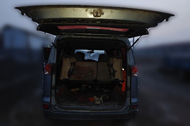 Used Dongfeng Shuaike 2011 1.5L Manual Standard Model 7 Seats China IV Standard Trunk