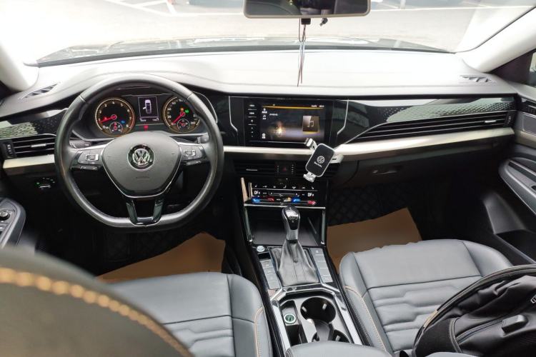 Used Volkswagen Passat 2020 330TSI Elite Edition China VI
