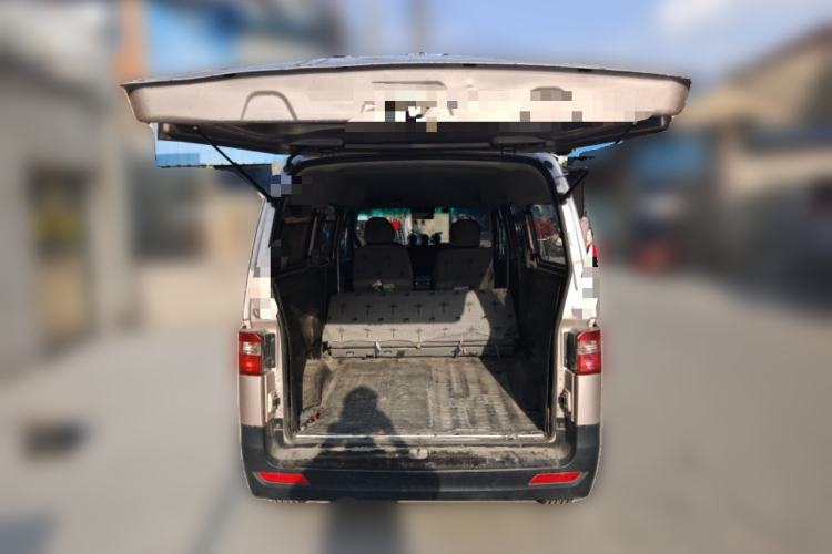 Used Jinbei Hiace X30 2020 1.5L Super-Comfortable Version China VI Standard SWC15M Trunk