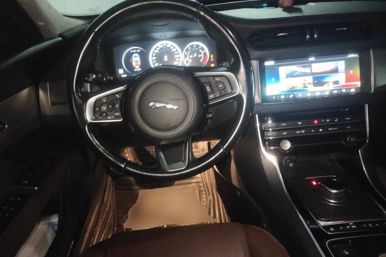 Used Jaguar XFL 2018 XFL 2.0T 250 PS Luxury Edition
