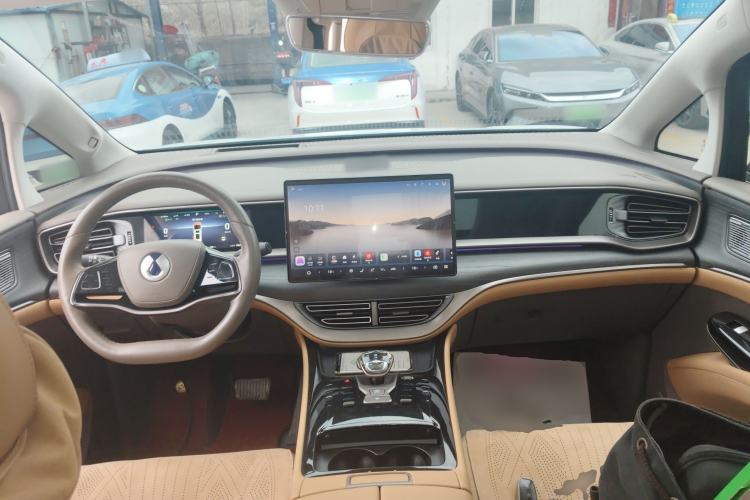 Used Denza D9 2022 EV 600 Four-Wheel Drive Flagship Model
