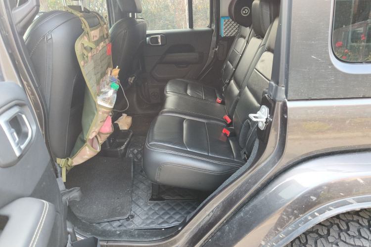 Used Jeep Wrangler 2018 2.0T Sahara Four-Door Edition Left Rear Seat