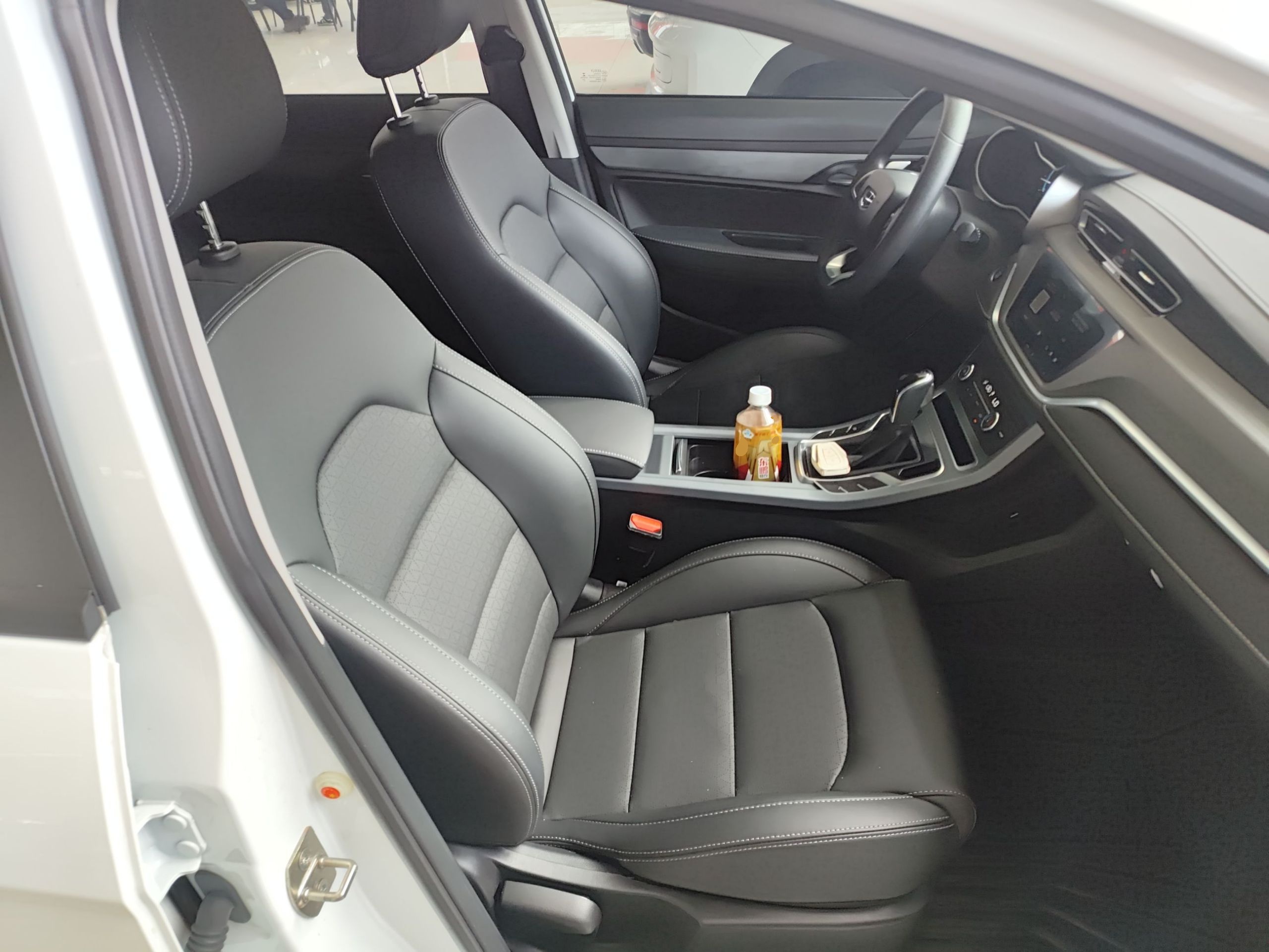 Geely Auto Emgrand 2021 UP 1.5L CVT Luxury Model — снимка 19