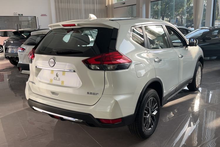 Used Nissan X-Trail 2025 Honor 2.0L Two-Wheel Drive Genuine Edition Exterior 3