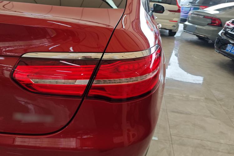 Used Mercedes-Benz GLC Coupe 2019 GLC 260 4MATIC Coupe SUV
