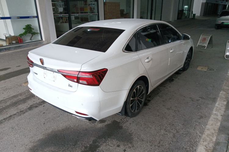 Used Roewe i6 2019 PLUS 1.6L CVT 4G Connected Luxury Deluxe Edition

