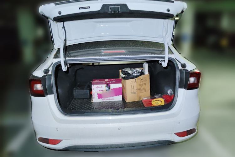 Used Roewe i5 2020 1.5L Manual 4G Connect Luxury Edition
