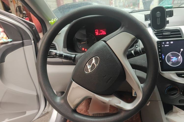 Used Hyundai Verna (older generation) 2010 Sedan 1.4L Manual Standard GL Model Steering Wheel