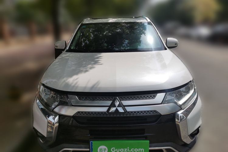 Used Mitsubishi Outlander 2019 2.0L Two-Wheel Drive Comfort Edition 7-Seater China VI Standard
