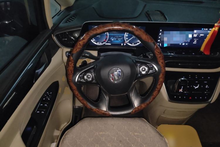 Used Buick GL8 2022 ES Landtrek 653T Luxury Edition Steering Wheel