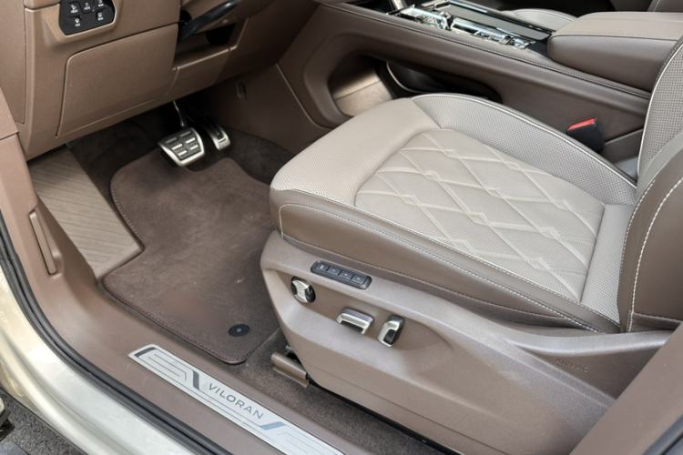 Used Volkswagen Viloran 2024 380TSI Premium Edition
