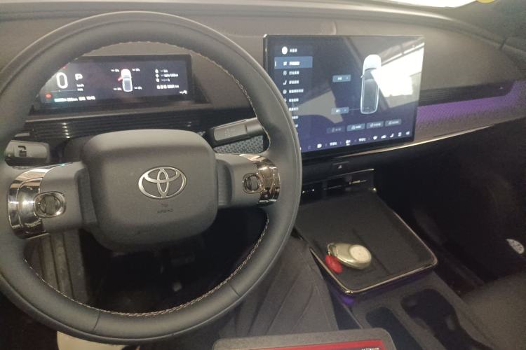 Used Toyota BZ 3X 2025 520 Pro+ Center Console