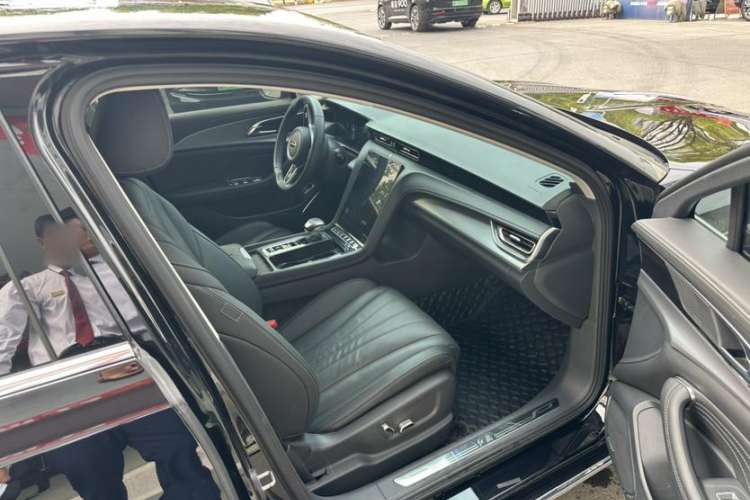 Used Hongqi H5 2024 2.0T Automatic Smart Connect Flagship Edition
