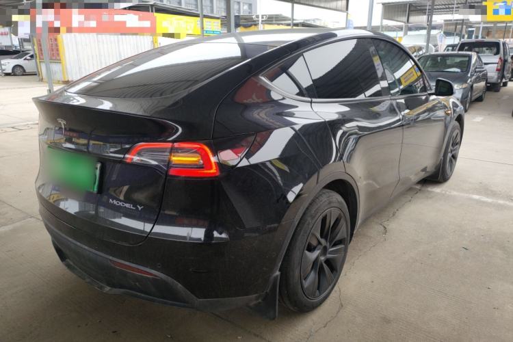Used Tesla Model Y 2023 Rear-Wheel-Drive Version

