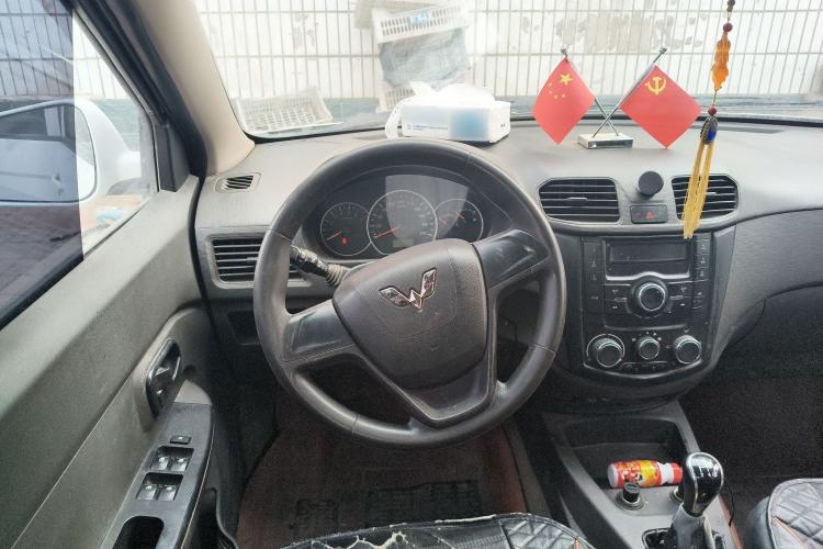 Used Wuling Hongguang 2015 1.2L S Base Model China IV
