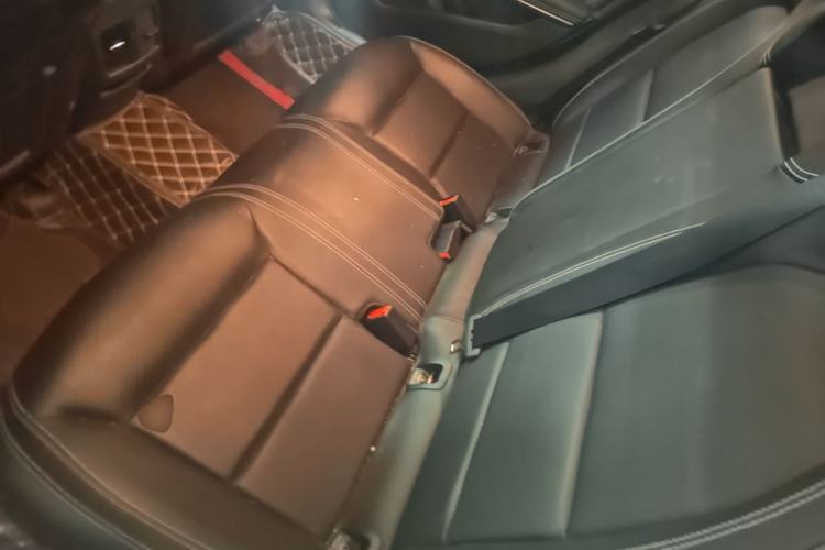 Used Mercedes-Benz GLA 2017 GLA 200 Fashion Model Left Rear Seat