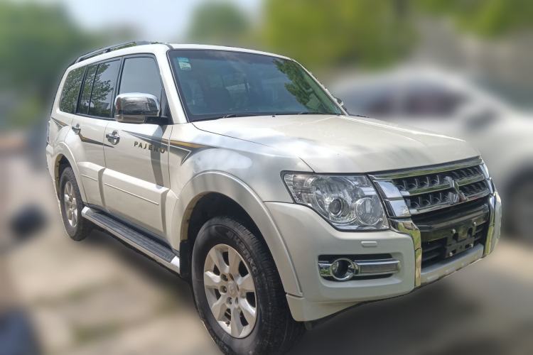 Used Mitsubishi Pajero 2016 3.0L Automatic Luxury Edition China IV