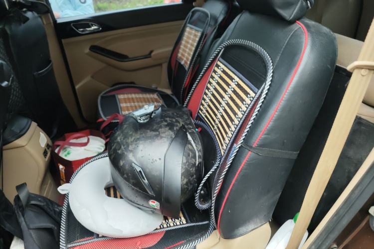 Used Baojun 730 2015 1.8L Manual Luxury Navigation ESP Version 7-seater Left Rear Seat