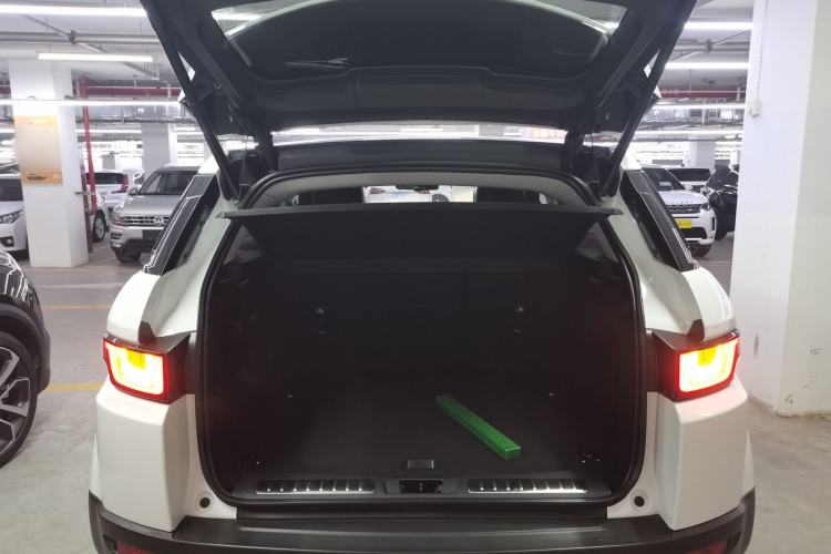 Used Land Rover Range Evoque 2018 240 PS SE Smart Brilliance Edition Trunk