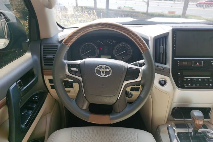 Used Toyota Land Cruiser 2015 4.0L V6 Middle East Low-Trim Version Steering Wheel