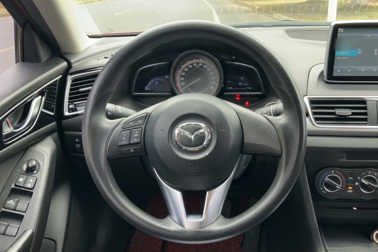 Used Mazda Mazda 3 Axela 2016 Sedan 1.5L Automatic Comfort Model
