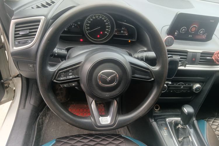 Used Mazda 3 Axela 2017 Sedan 1.5L Automatic Luxury Model Emission Standard China V Steering Wheel