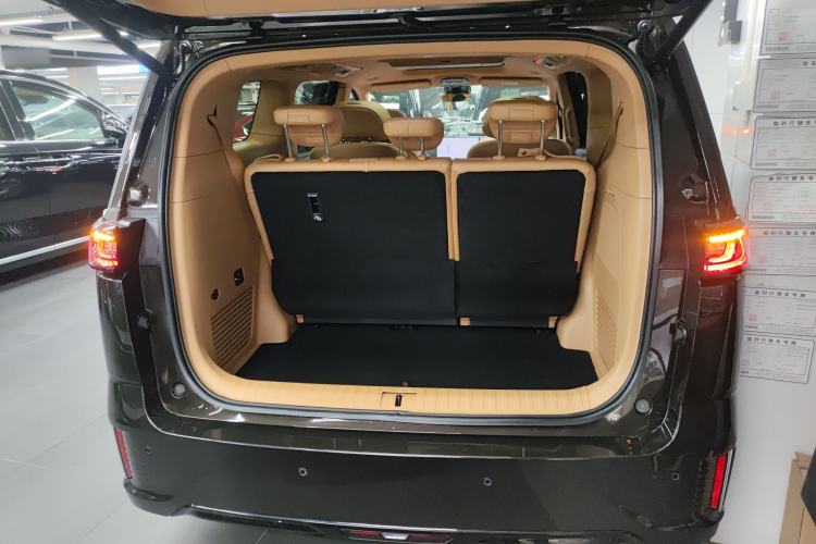 Used VOYAH Dream 2025 PHEV Four-Wheel-Drive Flagship Kunpeng Edition
