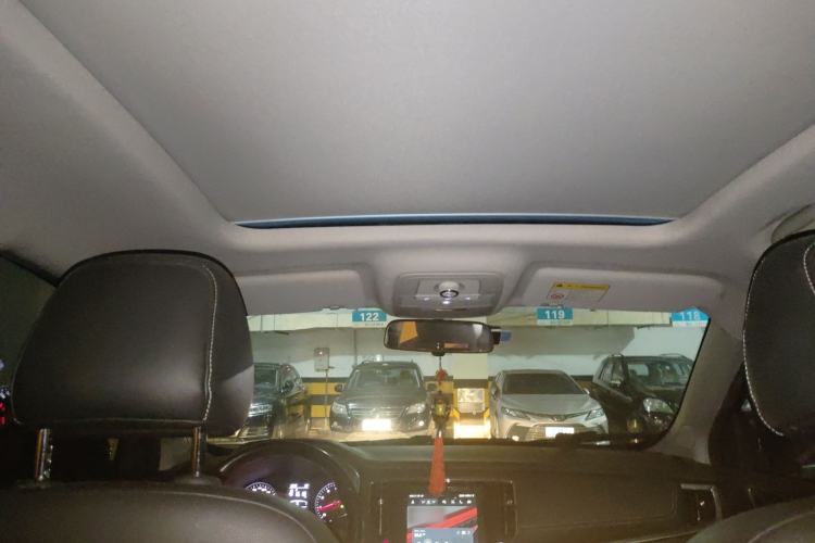 Used Roewe RX5 2016 20T Two-Wheel Drive Automatic Internet Smart Edition