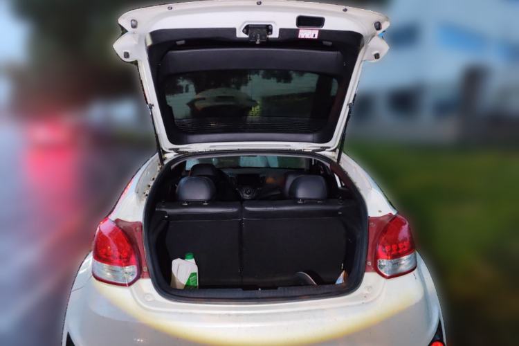 Used Hyundai Veloster 2012 1.6T Automatic Luxury Edition Trunk