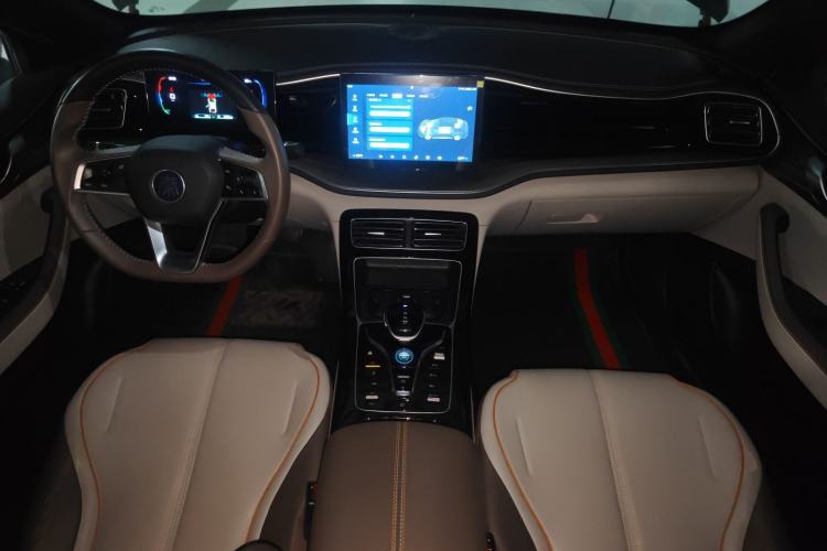 Used BYD Qin PLUS 2023 Champion Edition DM-i 120KM Leading Model Center Console