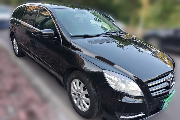 Used Mercedes-Benz R-Class 2014 R 320 4MATIC Business Model Front Right 45 Deg