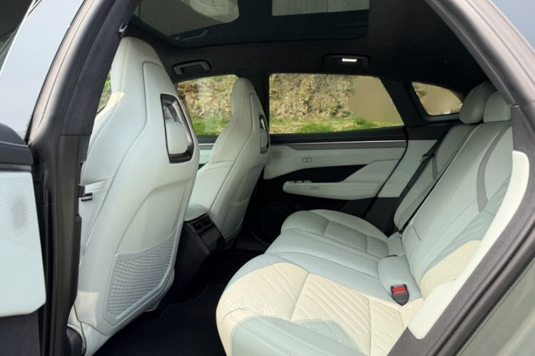 Used Zeekr 001 2024 WE Edition 95 kWh All-Wheel Drive Interior 1