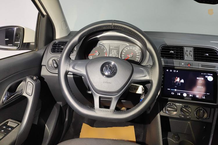 Used Volkswagen Polo 2016 1.4L Manual Fashion Model