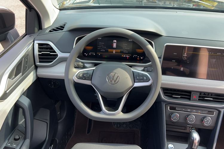 Used Volkswagen Tharu 2024 300TSI Two-Wheel-Drive Crescent Edition Steering Wheel