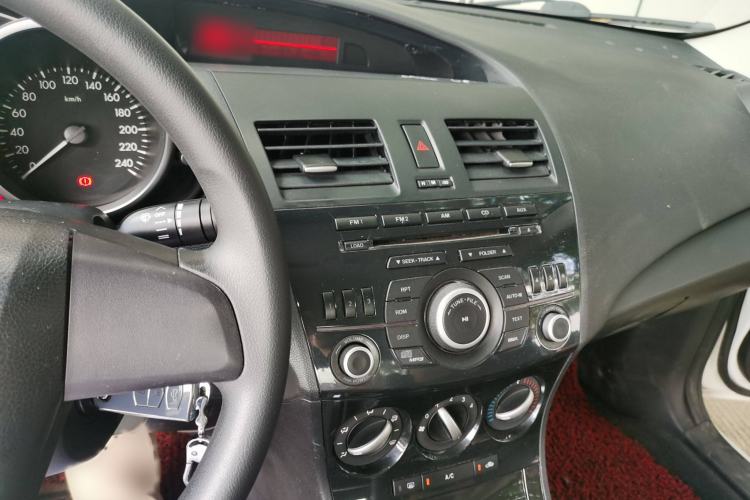 Used Mazda Mazda 3 2015 Sedan 1.6L Manual Comfort Model
