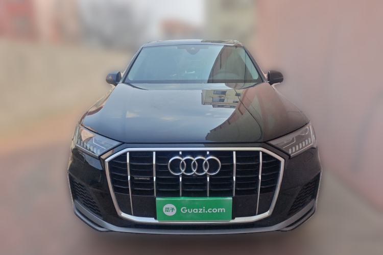 Used Audi Q7 2022 55 TFSI quattro S line Sport model
