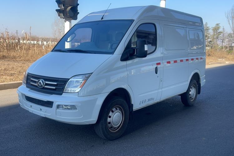 Used SAIC MAXUS Xintu V80 2021 2.0T Manual Classic City Delivery King Short Wheelbase Ultra-Low Roof 3-Seater