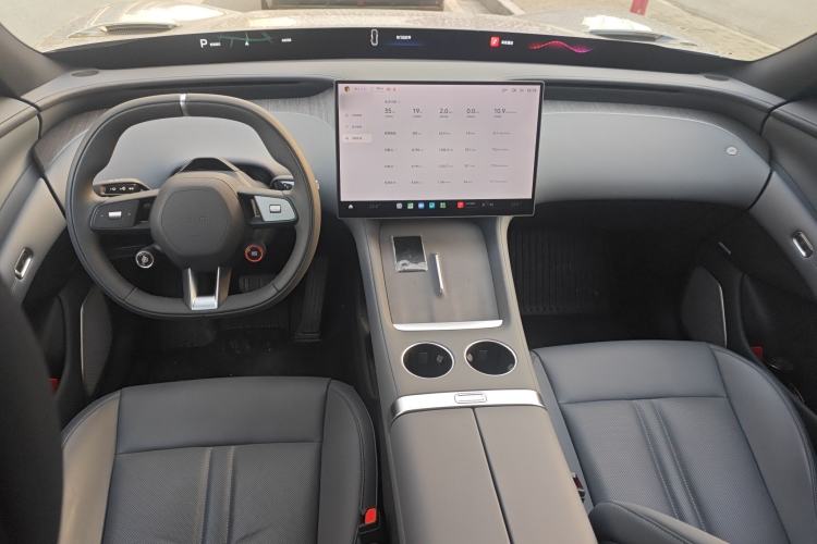 Used Xiaomi Auto YU7 2025 Ultra-Long Range Rear-Wheel Drive Version Center Console