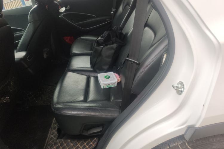 Used Hyundai Santa Fe 2015 2.0T Automatic All-Wheel Drive Smart Version 5 Seats Left Rear Seat